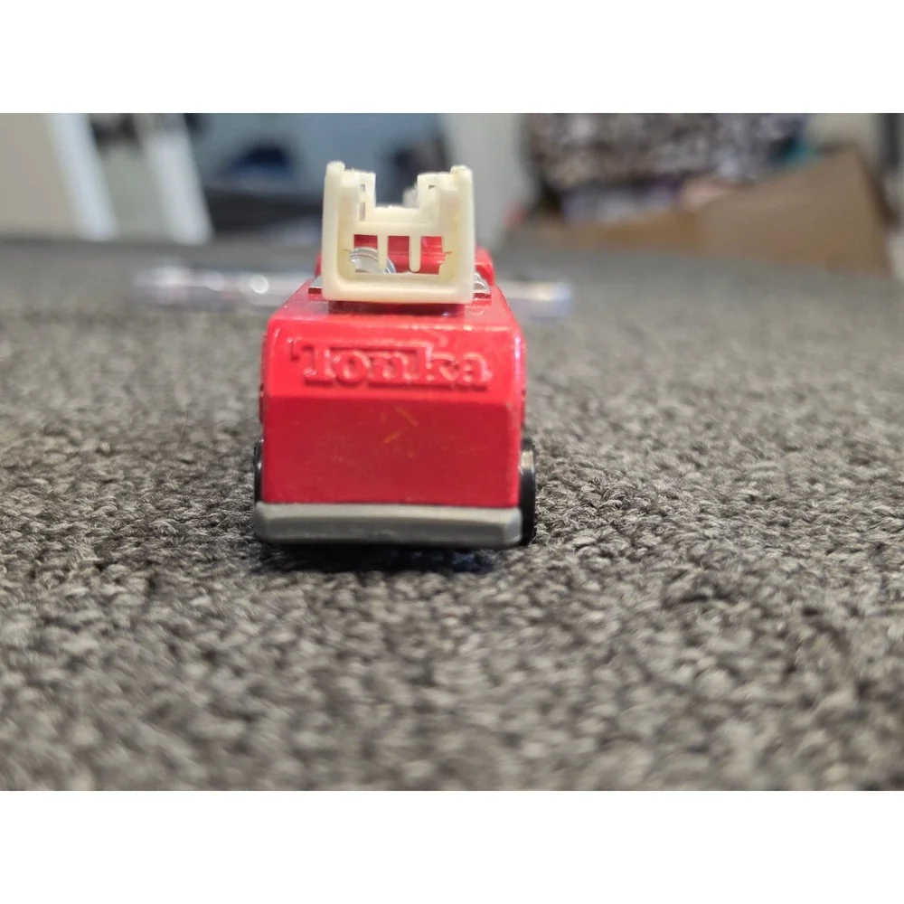Vintage 1992 Tonka Fire Truck No 5 Red Diecast Engine with Extendable Ladder